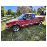 2000 Chevrolet S-10 Extended Cab Pickup Truck