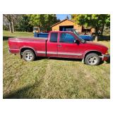 2000 Chevrolet S-10 Extended Cab Pickup Truck
