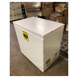Vissani 7.0 cu. ft. Manual Defrost Chest Freezer with LED Light in White Garage Ready Slight Damage   Customer Returns See Pictures