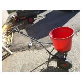 Earthway Ev-N-Spread Seeder/Fertilizer Spreader
