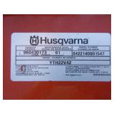 Husqvarna YTH 22V42 Riding Lawn Mower