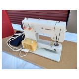 Bernina 807 Minimatic Sewing Machine