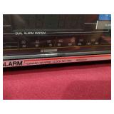 Vintage Emerson AM/FM Dual Alarm Clock Radio