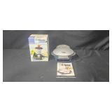 GT Xpress 101 Meal Snack and Dessert Maker & Trudeau 7-Piece Chocolate Fondue Set