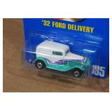 *2* Hot Wheels - 