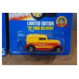 *2* Hot Wheels - 