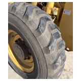 Gehl Dyno Lift DL-8H Telehandler, 8,000 Pound Rating