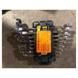 GEARWRENCH 90-Tooth SAE Ratcheting Flex-Head Combination Wrench Set with Tray (8-Piece)Customer Returns See Pictures