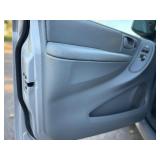 2005 DODGE GRAND CARAVAN SE *No Accidents* (NO RESERVE)