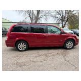 2008 CHRYSLER TOWN AND COUNTRY TOURING *2 Owner | No Accidents* (NO RESERVE)