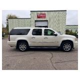 2010 GMC YUKON XL DENALI *All Wheel Drive | No Accidents* (NO RESERVE)