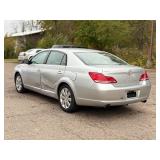 2006 TOYOTA AVALON XL *No Accidents Reported* (NO RESERVE)