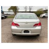 2006 TOYOTA AVALON XL *No Accidents Reported* (NO RESERVE)