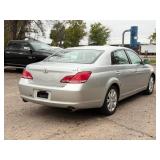 2006 TOYOTA AVALON XL *No Accidents Reported* (NO RESERVE)