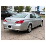 2006 TOYOTA AVALON XL *No Accidents Reported* (NO RESERVE)