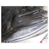 Fielders Gloves