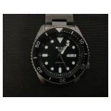 Seiko 5 Sports 4R36-07G0 Day Date Automatic Mens Watch Authentic Case Size 40 mm (Missing a Piece from Bracelet)