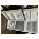 Vissani 10.1 cu. ft. Top Freezer Refrigerator in Black