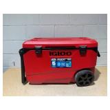 Igloo Latitude 90 Quart Rolling Cooler