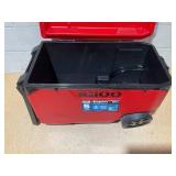 Igloo Latitude 90 Quart Rolling Cooler