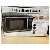Hamilton Beach 1.1 cu ft Countertop Microwave Oven, Black and Stainless Steel (Slightly Used)