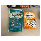 Cat Food & Treats