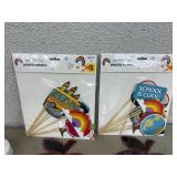 Magnetic Signs, Photo Props & Table Top Decor