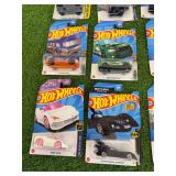 20 Hot Wheels