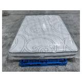 Serta iComfort Hybrid Vantage II Plush Queen Mattress - MSRP $1,299.00 - No Reserve!