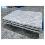 Serta iComfort Hybrid Vantage II Plush Queen Mattress - MSRP $1,299.00 - No Reserve!