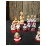 Assortment of Christmas Choirs Décor