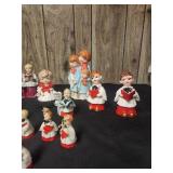 Assortment of Christmas Choirs Décor