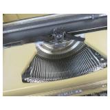 (EC1) Vintage Underwood Golden Touc...