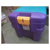 (EW2) Rubbermaid Sport Locker Stora...
