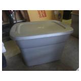 (G-1) 4 Assorted Totes with Lids...