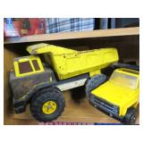 Vintage metal Tonka dump truck plus...