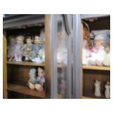Assorted theme Precious Moments dol...
