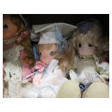 Assorted theme Precious Moments dol...