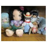 Assorted theme Precious Moments dol...
