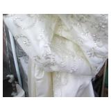 Off white Halter style Wedding dres...