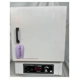 Barnstead Lab-Line 3515M L-C Laboratory Oven - General Purpose, Gravity Convection, Double-Wall Interior - Good Working Condition! Seem to Have Some Minor Wax Residue in a couple places...