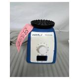 VWR 10153-838 Analog Vortex Mixer, Efficient Mixing Small Volumes, State-Of-The-Art Laboratory Equipment, Used for Various Applications - Great Condition!