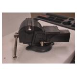 WEN BV455 5-Inch Heavy Duty Cast Iron Bench Vise with Swivel Base