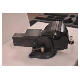 WEN BV455 5-Inch Heavy Duty Cast Iron Bench Vise with Swivel Base