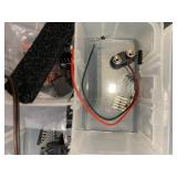 Box of electronic supplies (5884190)- ET