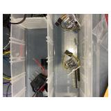 Box of electronic supplies (5884190)- ET