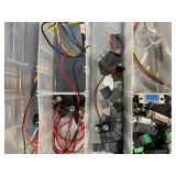 Box of electronic supplies (5884190)- ET