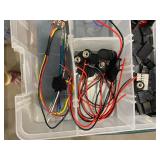 Box of electronic supplies (5884190)- ET