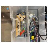 Box of electronic supplies (5884190)- ET