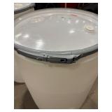 Two chemical barrels with clamp (589068)